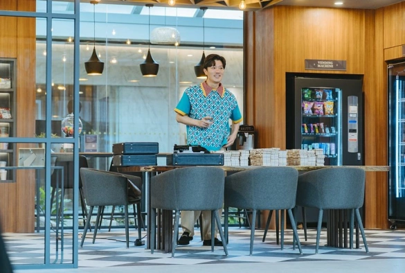 Кадр из дорамы Аферисты по-корейски