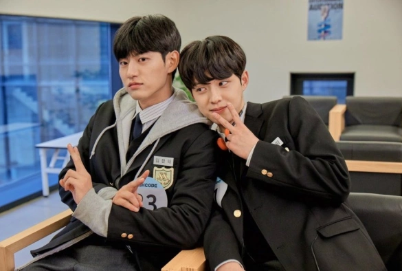 Кадр из дорамы В погоне за ветром