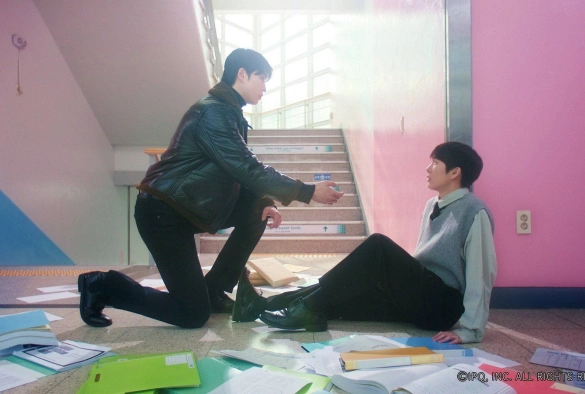 Кадр из дорамы Я встретил своего биаса!?