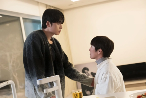 Кадр из дорамы Я встретил своего биаса!?