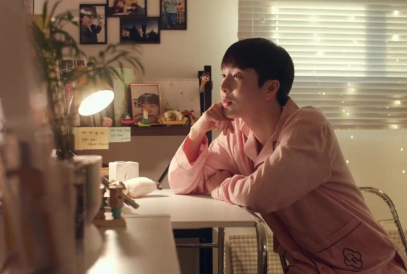 Кадр из дорамы Я встретил своего биаса!?