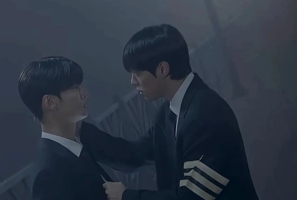 Кадр из дорамы Убийца по соседству