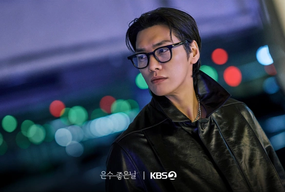 Кадр из дорамы Удачный день Ын Су