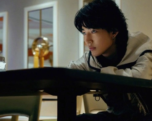 Кадр из дорамы Край тени