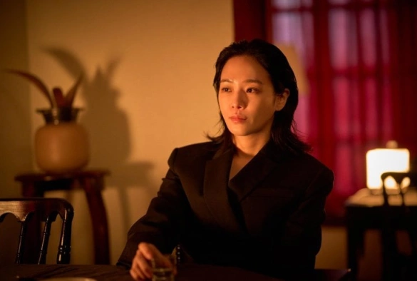 Кадр из дорамы Богомол