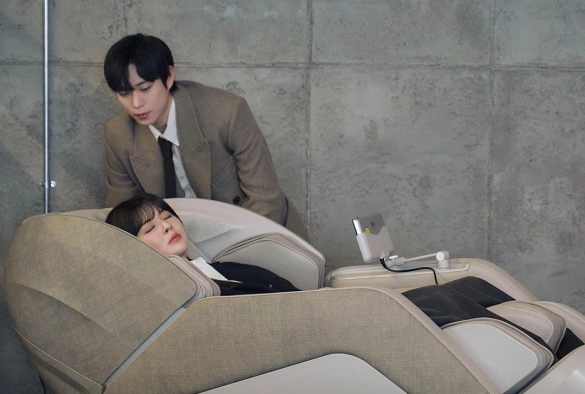 Кадр из дорамы На Луну!