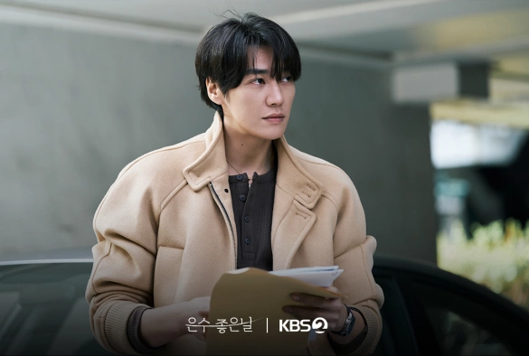 Кадр из дорамы Удачный день Ын Су