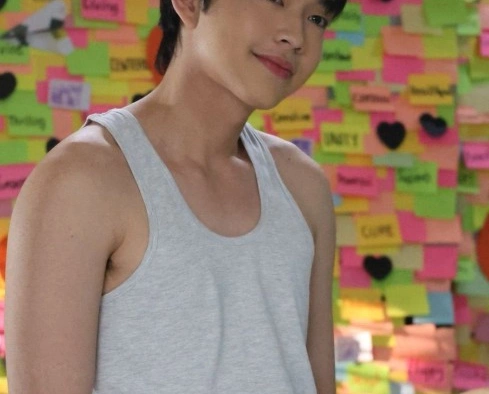 Кадр из дорамы Соблазнение Дрейка Пальмы