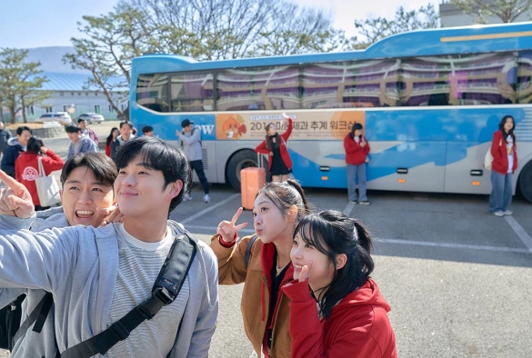 Кадр из дорамы На Луну!