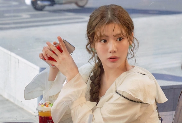 Кадр из дорамы На Луну!