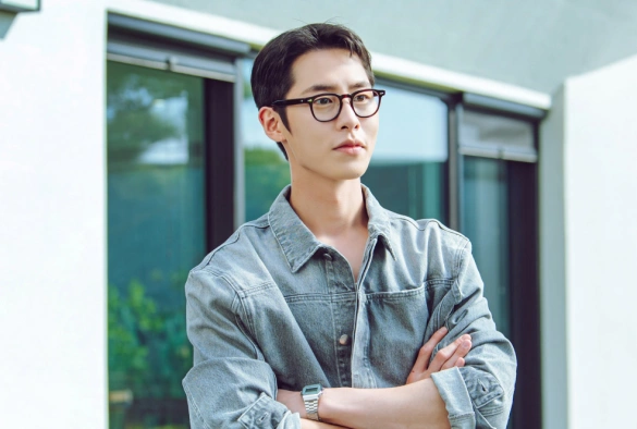 Кадр из дорамы Последнее лето