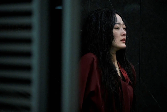 Кадр из дорамы Ты — убийца