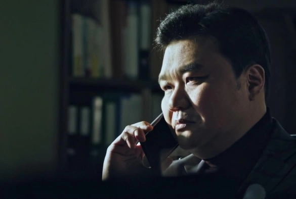 Кадр из дорамы Такси Делюкс