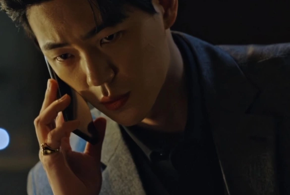 Кадр из дорамы Такси Делюкс