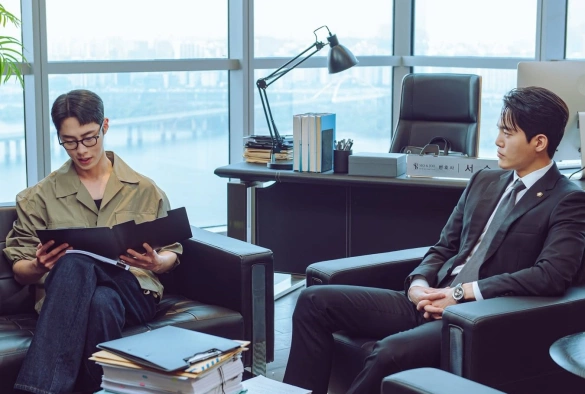 Кадр из дорамы Последнее лето