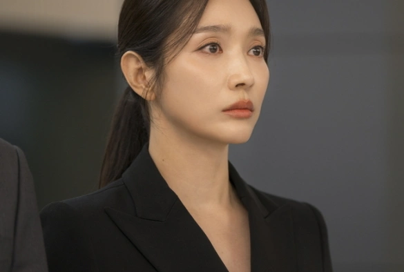 Кадр из дорамы Первая леди