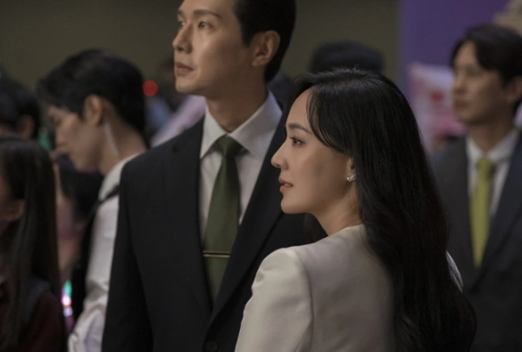 Кадр из дорамы Первая леди