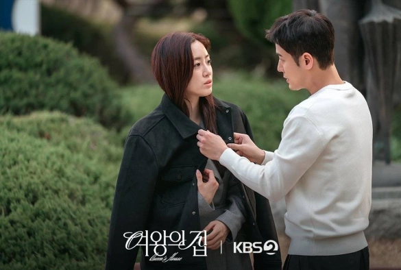 Кадр из дорамы Дом Королевы