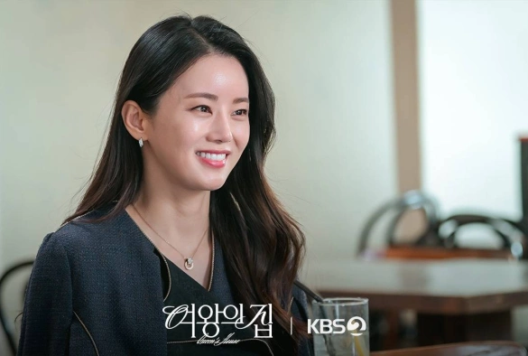 Кадр из дорамы Дом Королевы