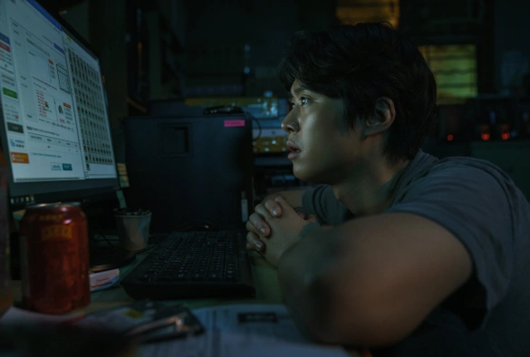 Кадр из дорамы Телефонные мошенники