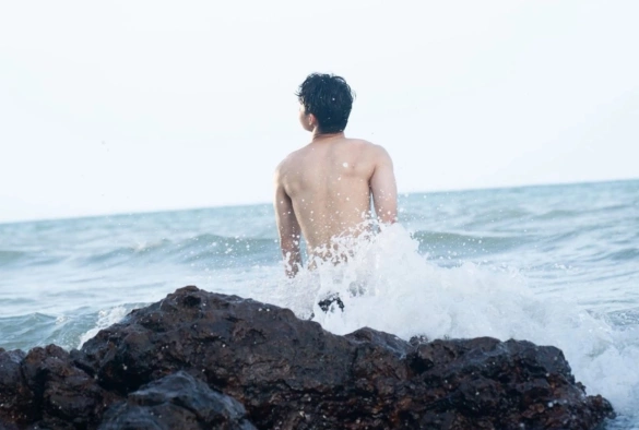 Кадр из дорамы Любовник-русал