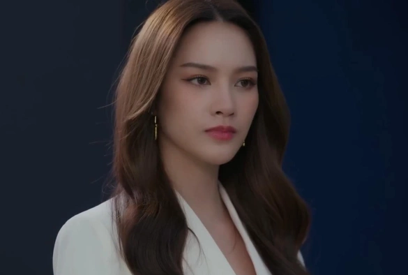 Кадр из дорамы Опасная королева