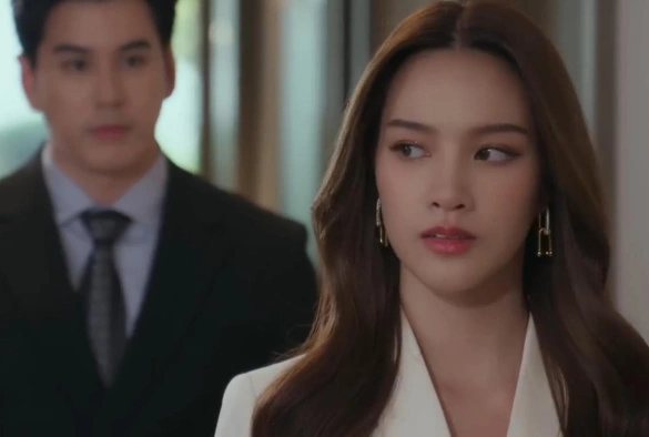 Кадр из дорамы Опасная королева