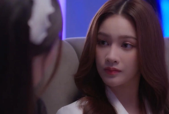 Кадр из дорамы Опасная королева