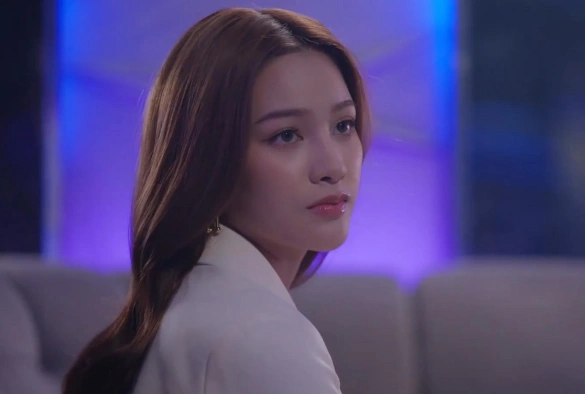 Кадр из дорамы Опасная королева