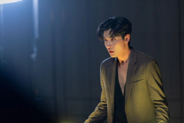 Кадр из дорамы Проклятая любовь