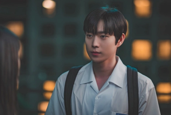 Кадр из дорамы Дорогой Икс