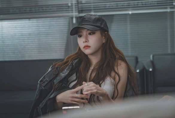 Кадр из дорамы Дорогой Икс