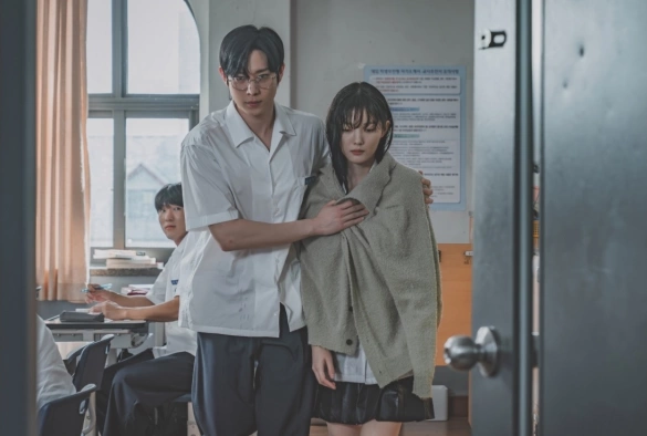 Кадр из дорамы Дорогой Икс