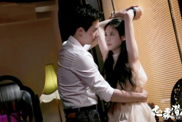 Кадр из дорамы Затаившаяся любовь