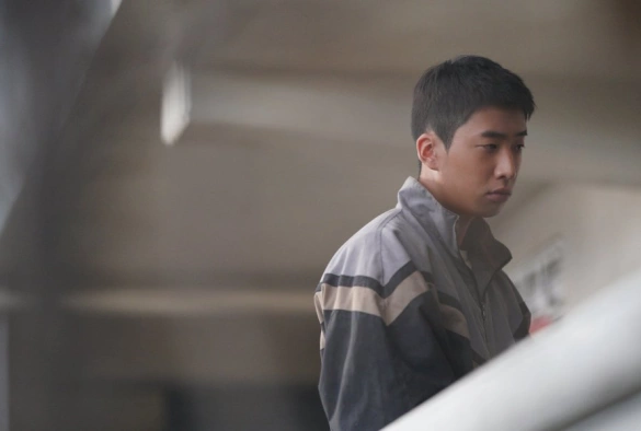 Кадр из дорамы Бетонный рынок