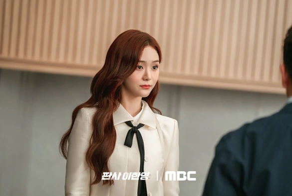 Кадр из дорамы Судья Ли Хан Ён