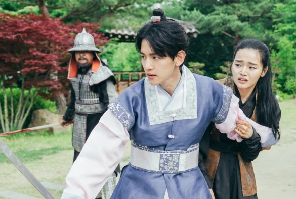 Кадр из дорамы Лунные влюблённые: Алые сердца Корё