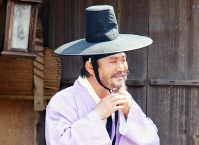 Кадр из дорамы Дон И