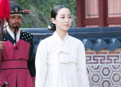 Кадр из дорамы Дон И