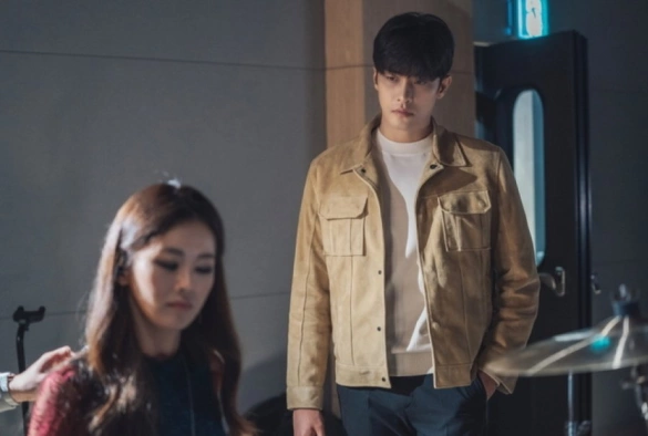 Кадр из дорамы Брачная лирика 1 сезон