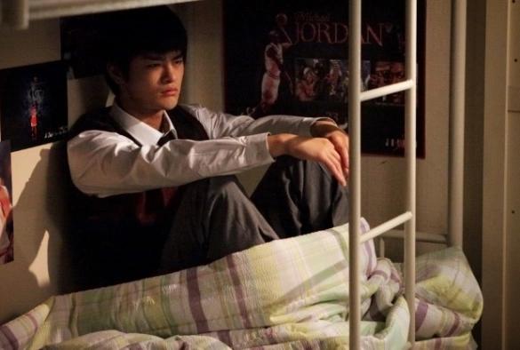 Кадр из дорамы Ответ в 1997