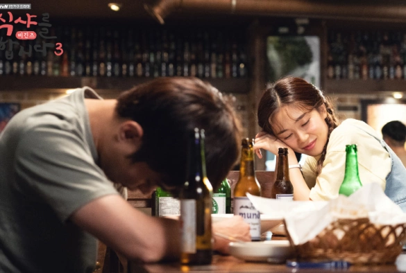 Кадр из дорамы Кушать подано 3 сезон