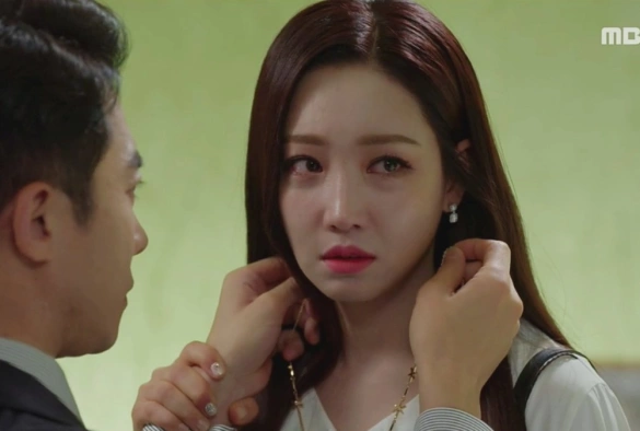 Кадр из дорамы Игра в прятки