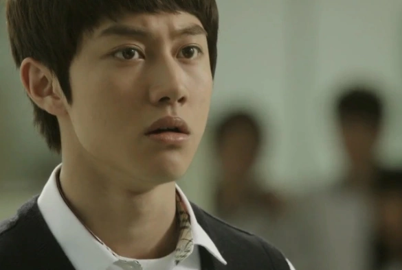 Кадр из дорамы Переходный возраст