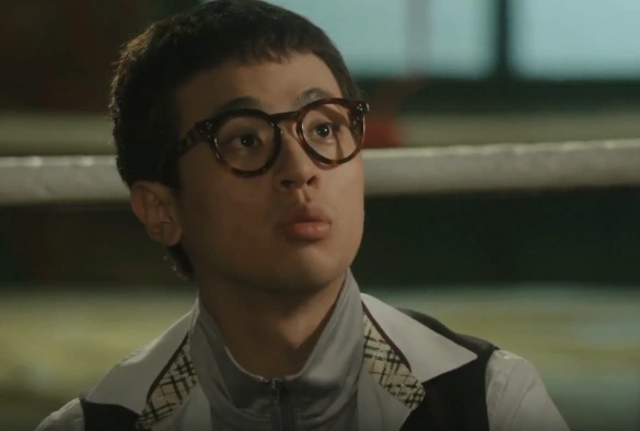 Кадр из дорамы Переходный возраст