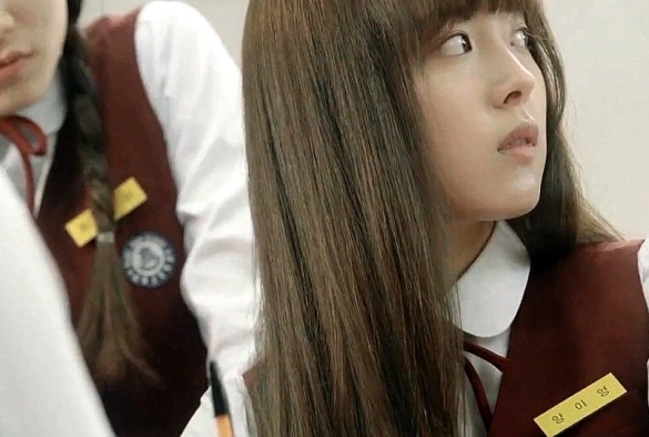 Кадр из дорамы Переходный возраст