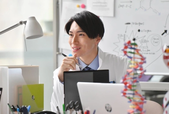 Кадр из дорамы В руке