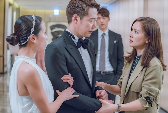 Кадр из дорамы Идеальная жена