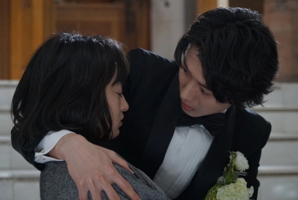 Кадр из дорамы Поцелуй, который убивает