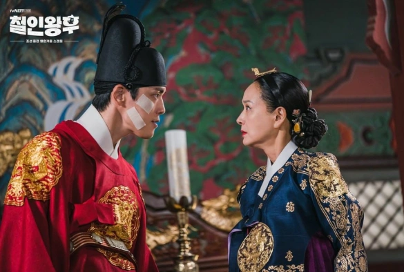 Кадр из дорамы Королева Чорин